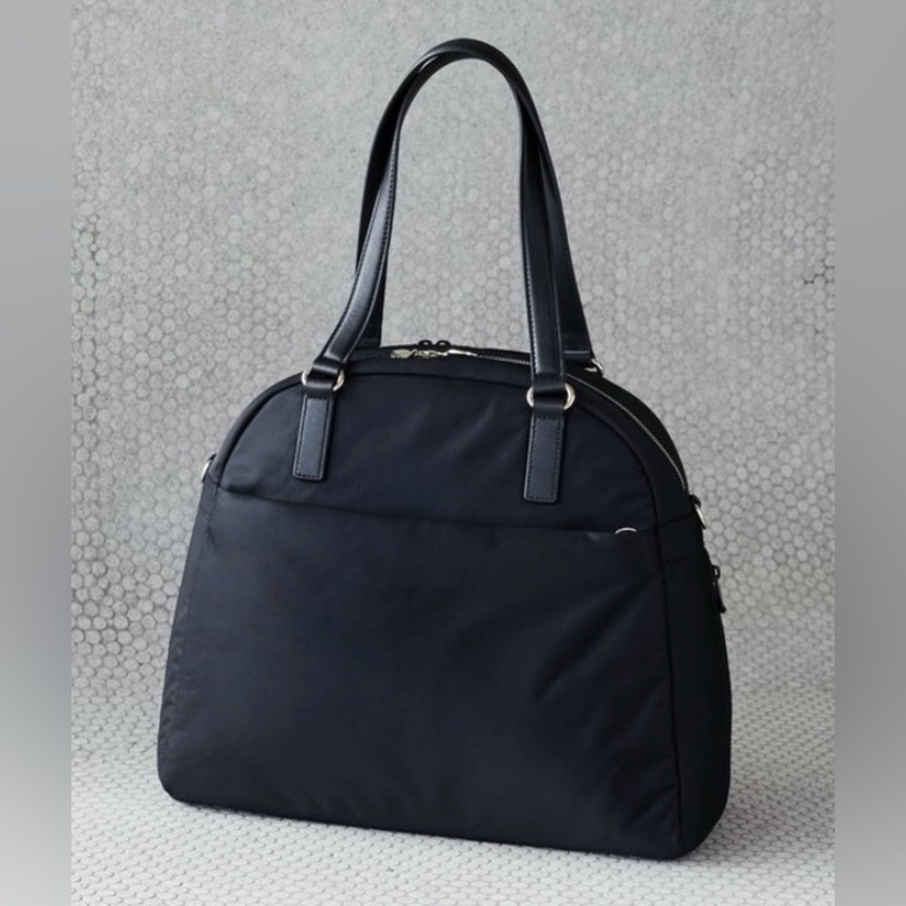 Lo and Sons OMG (Medium OG) Premium Nylon Travel/Laptop Bag